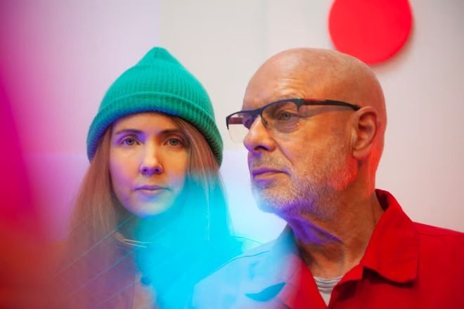 Brian Eno ve Beatie Wolfe yeni albümlerini bu gece uzaya gönderiyor
