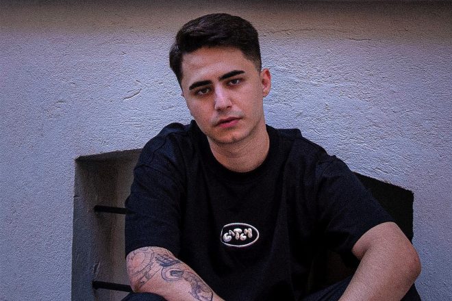 Manendria, Monaberry etiketiyle ilk teklisini yayımladı