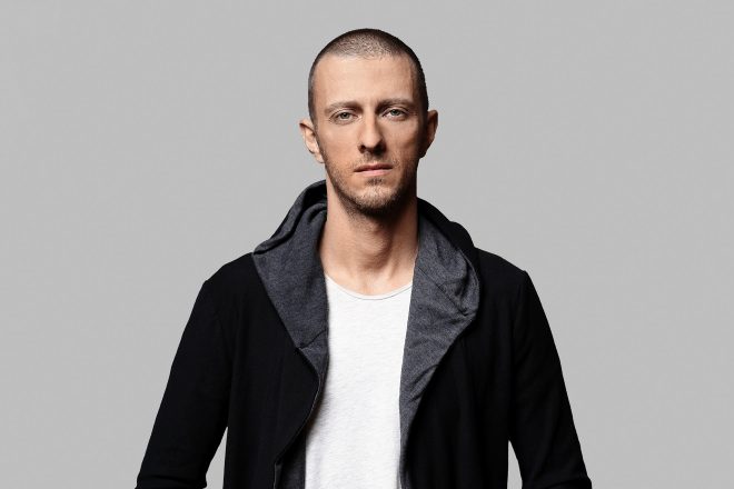 Frekans: Emrah İş