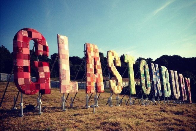 Glastonbury Festival kapasitesini 210,000'e çıkarma izni aldı